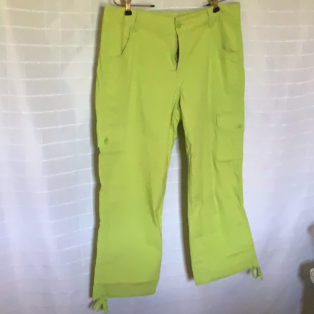 Caribbean Joe and Company size 8 lime, green capris
